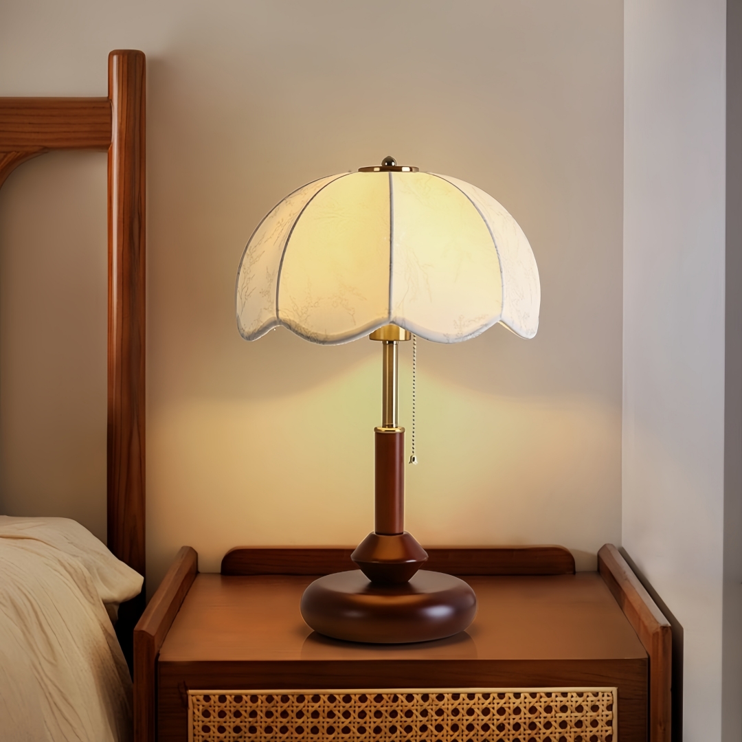 Home Decor Room - Vintage Scalloped Dome Table Lamp for
