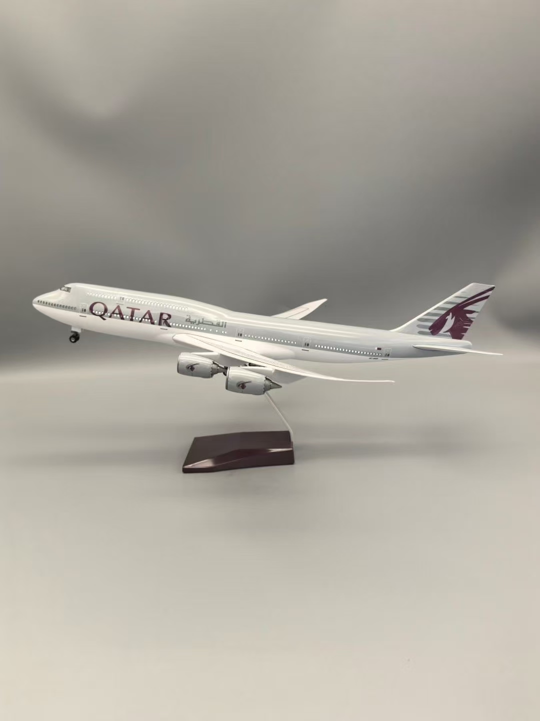 Airplane Model 1:130 Scale Boe - Home Decor Qatar reseña y precio