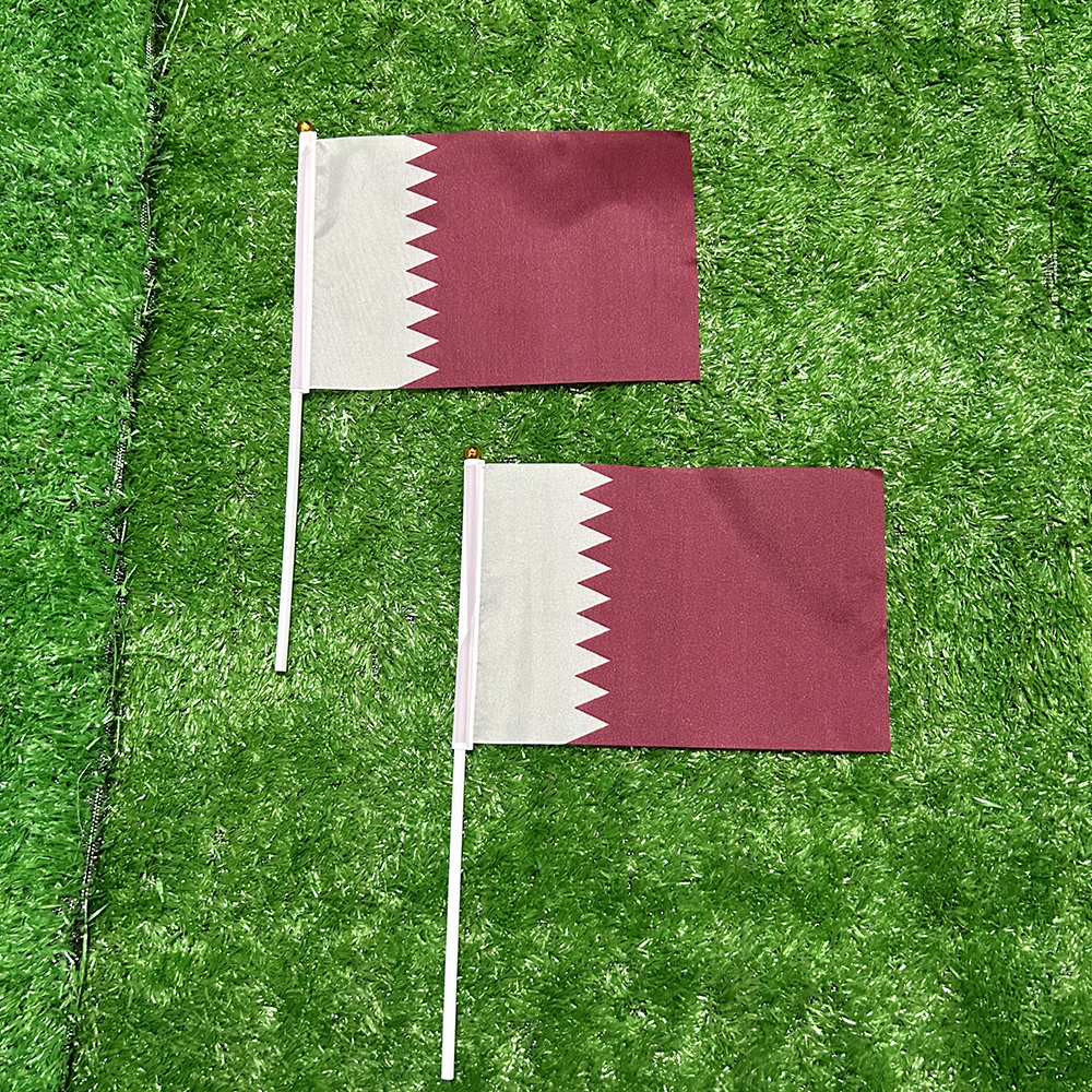 SKY FLAG Qatar hand Flag 10/20 - Home Decor Qatar reseña y precio