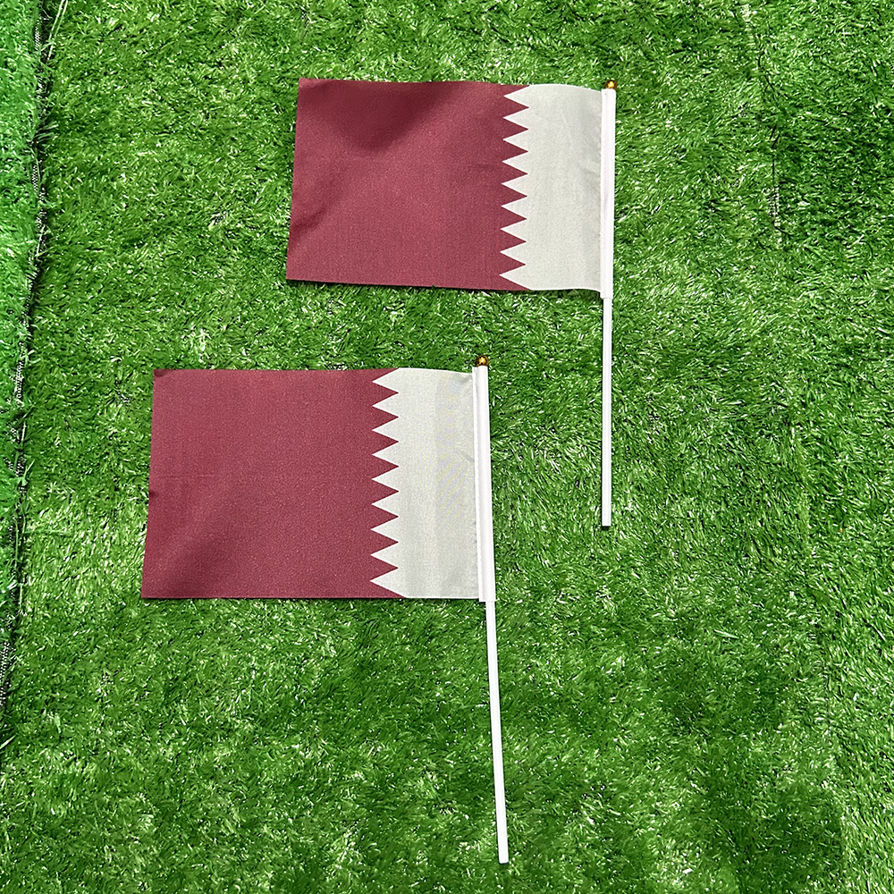 SKY FLAG Qatar hand Flag 10/20 - Home Decor Qatar reseña y precio
