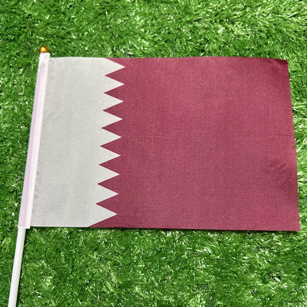 SKY FLAG Qatar hand Flag 10/20 - Home Decor Qatar reseña y precio