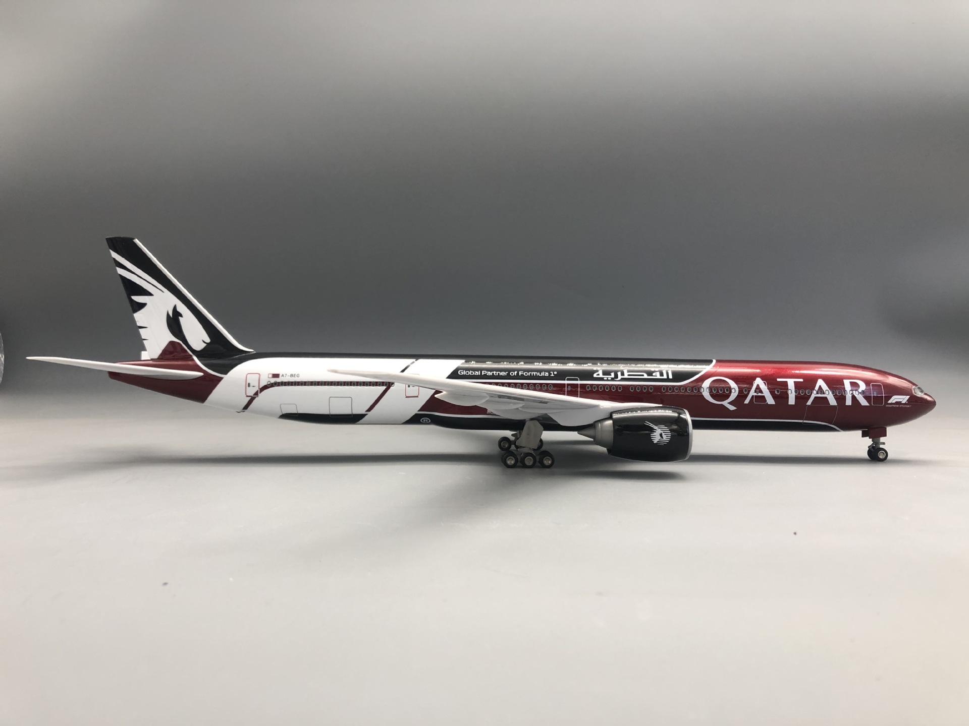 For B777-300 Qatar Model Airpl - Home Decor Qatar reseña y precio